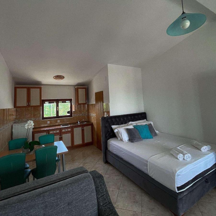 Apartments Tara Улцинь Экстерьер фото