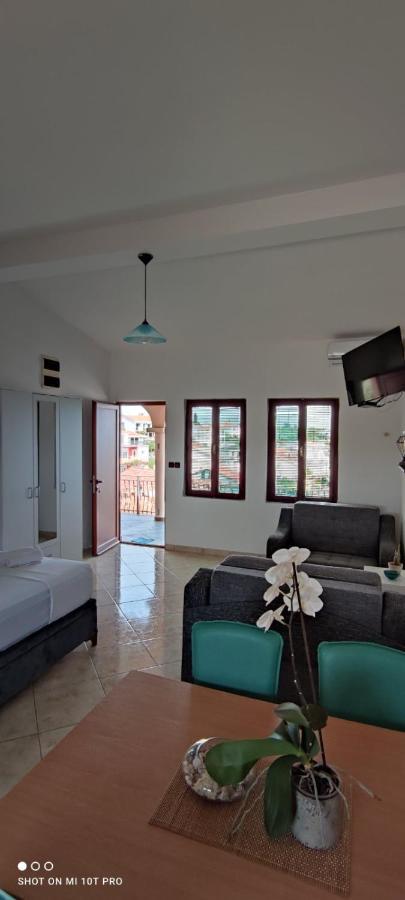 Apartments Tara Улцинь Экстерьер фото