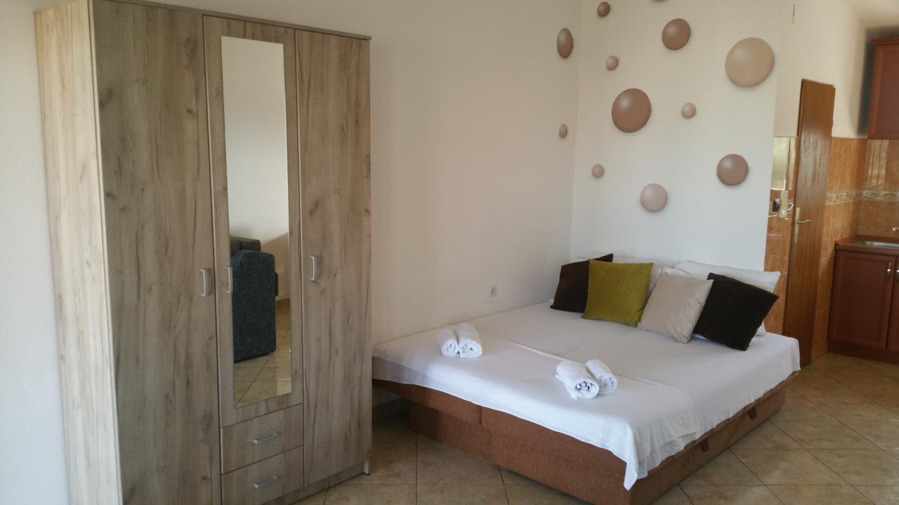 Apartments Tara Улцинь Экстерьер фото